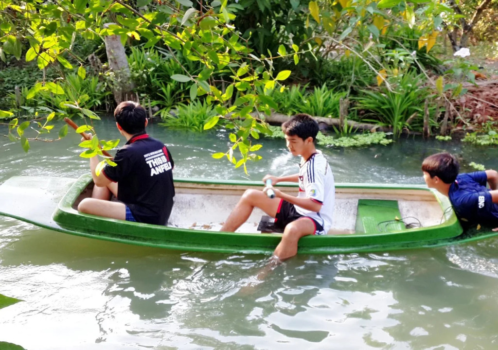 Baansuan Lychee Maeklong Resort Ampawa