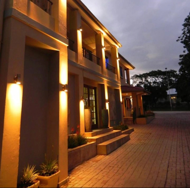 VJ's Guesthouse and Restaurant