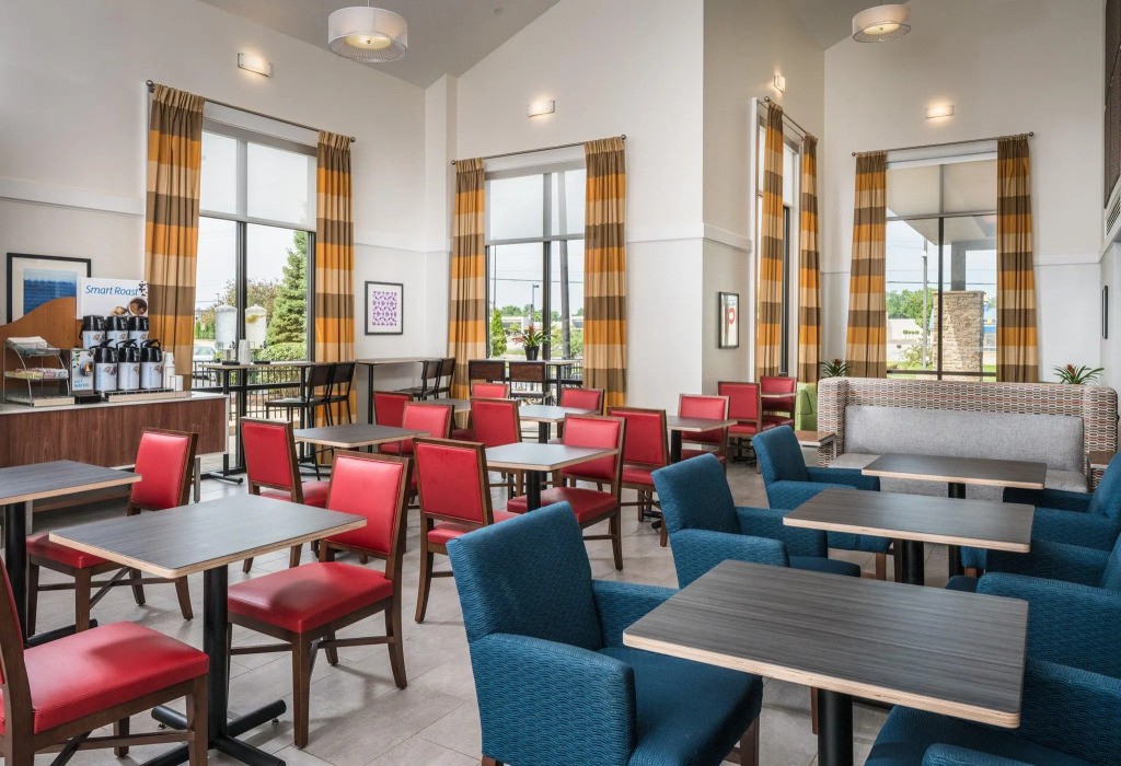 Holiday Inn Express & Suites Springfield by IHG