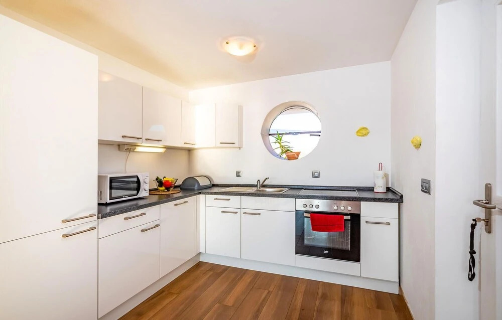 Amazing Home in Novigrad With 5 Bedrooms, Wifi and Outdoor Swimming Pool