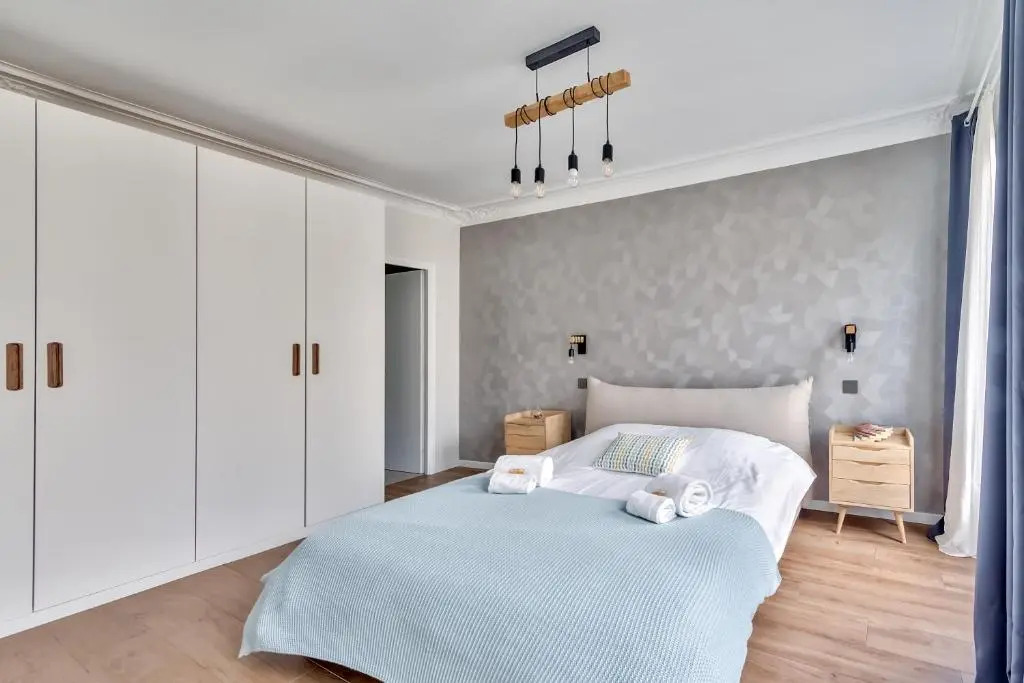 Splendid 3 bdrs Flat in a Prime Location of Paris