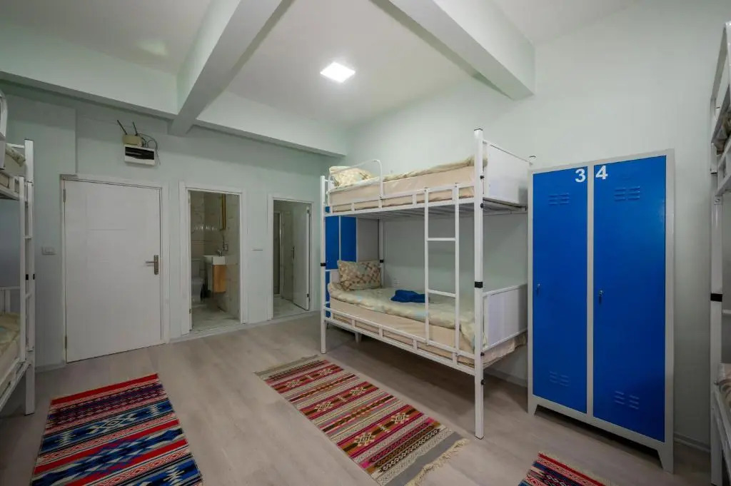 XALİLA HOSTEL & CAFE LADİES ROOM