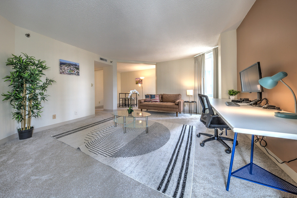 Outstanding 2 Bed Apt in Heart of Back Bay!