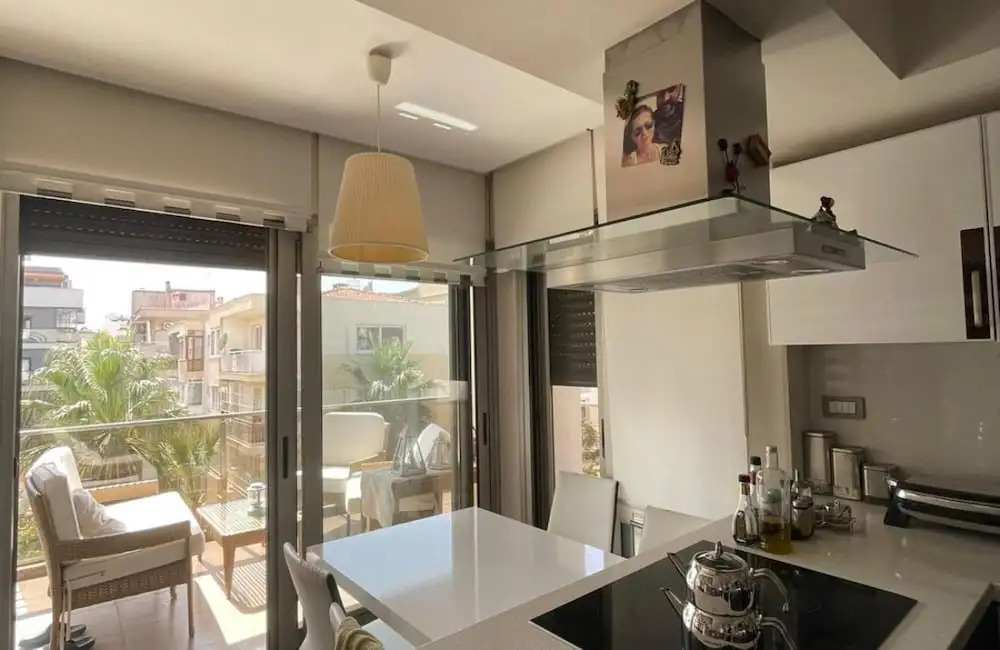 Central Apartment Near Sea With Balcony in Karsiyaka Zmir