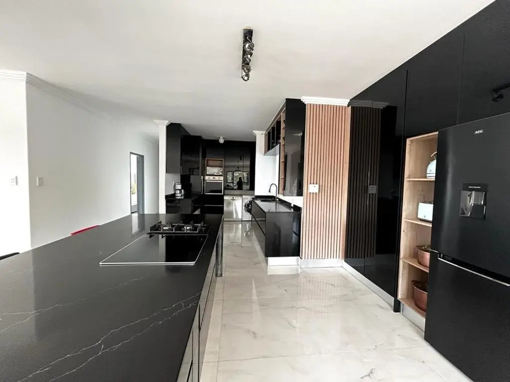 Luxury on 1B Patricia