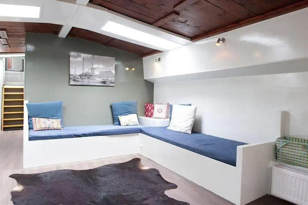 Houseboat apartments - Canal Belt West area