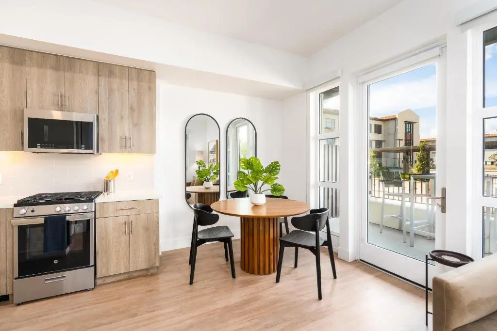 Mint House Menlo Park by Kasa