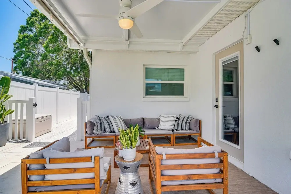 Redington Beach Coastal Retreat - Walk to Beach!