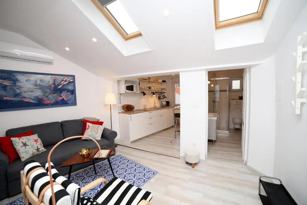 Sweet Suite with free private parking