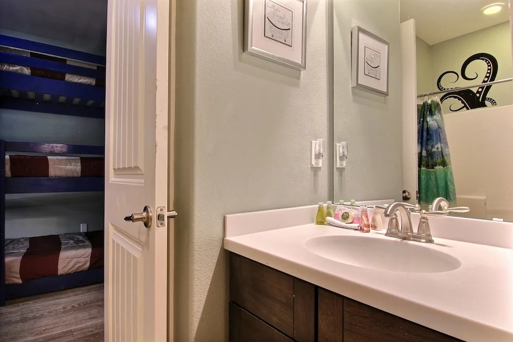 The 13th Wave Gsc13 4 Bedrooms 3 Bathrooms Condo