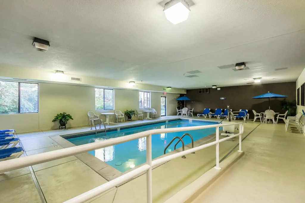 Comfort Suites St Charles-St Louis