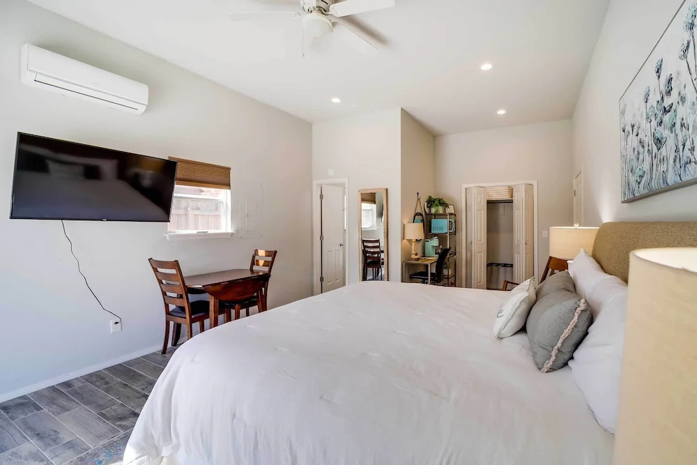 Tulsa Vacation Home ~ 3 Mi to Downtown