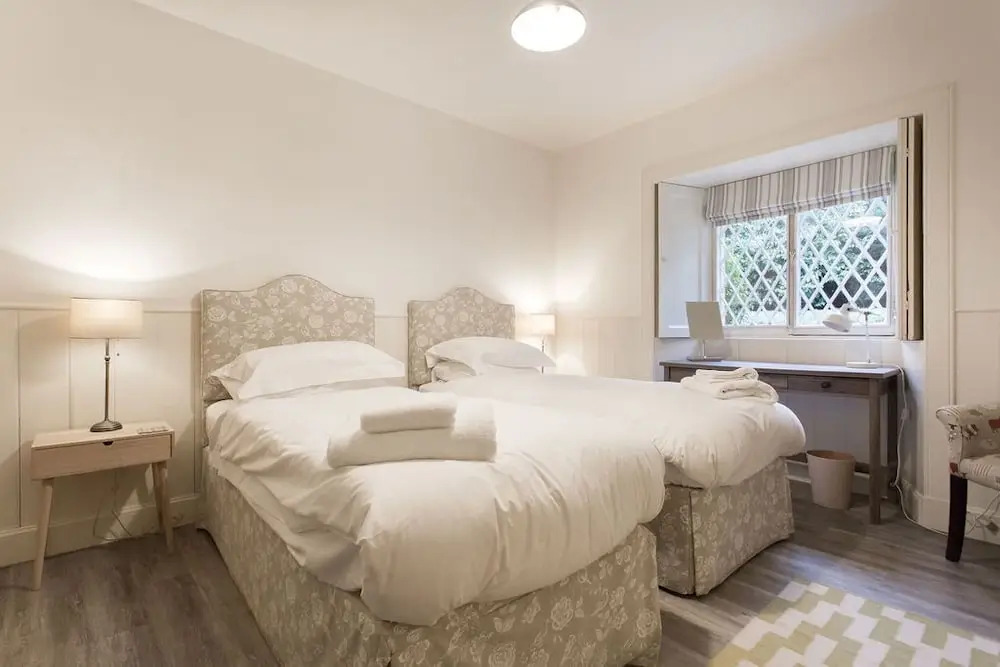 JOIVY Stunning 3 Bed Lodge With Gardens At Gilmerton House