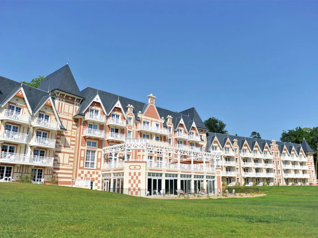 Luxury Apartment in a Gorgeous Area Called La Belle Epoque