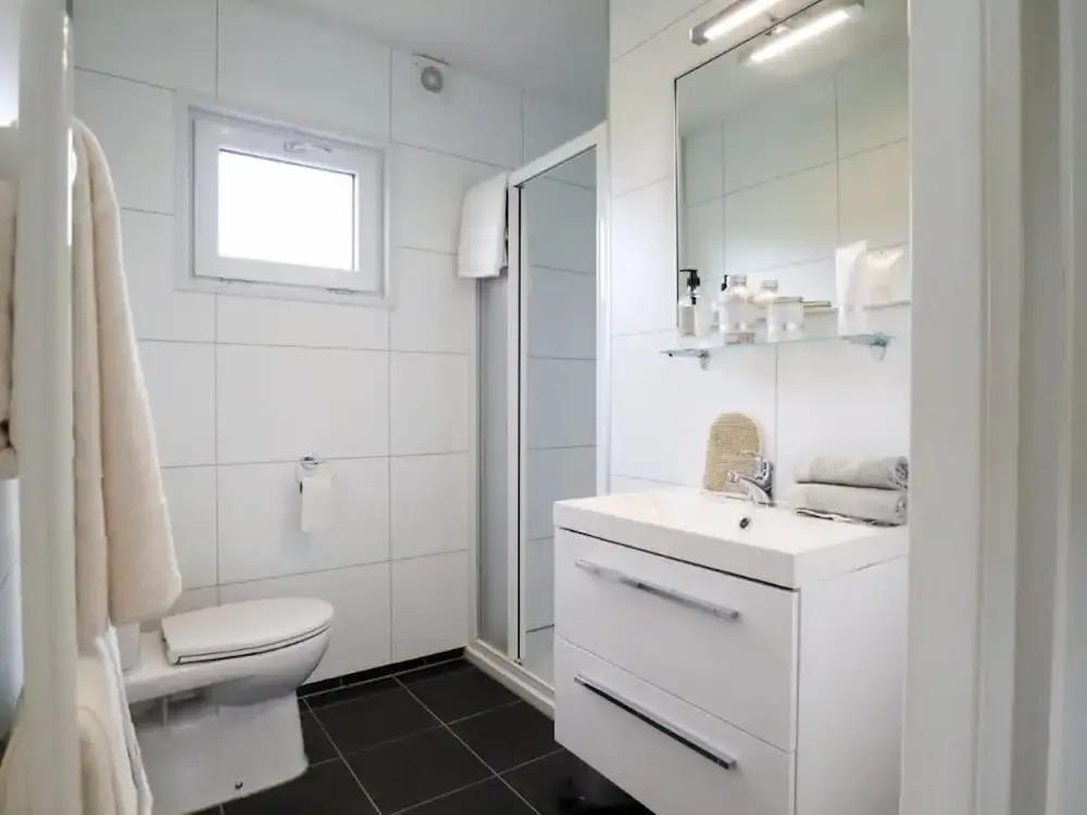 Modern Holiday Home With Dishwasher