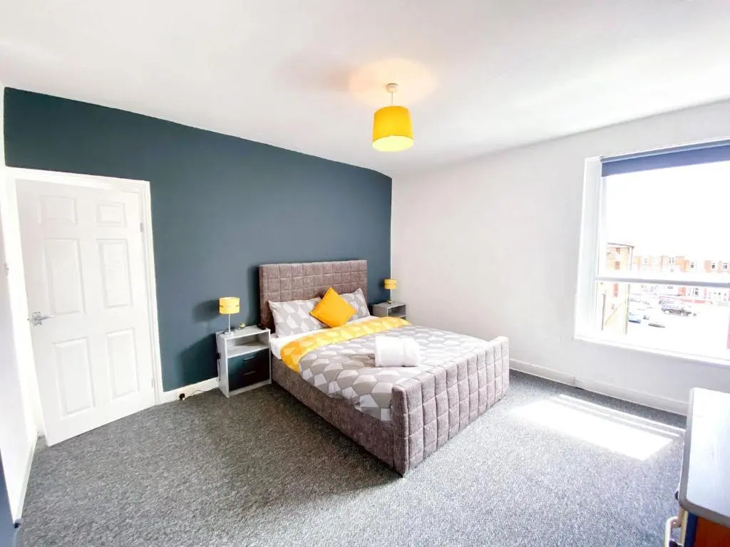 PolkaDot Winter Gardens - Large Modern Apartments in Blackpool by PolkaStays
