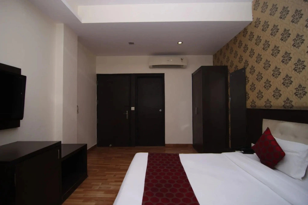 Mint Milestone Suites