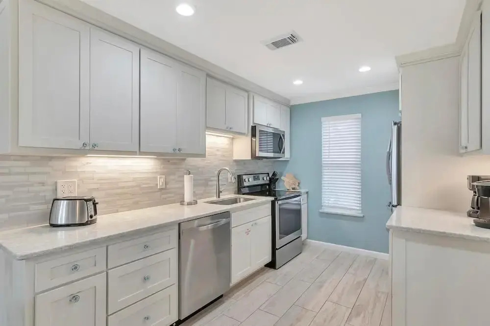 Poolside Villas 106 - Updated beachfront condo on Holiday Isle in Destin