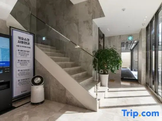 Theone Hotel