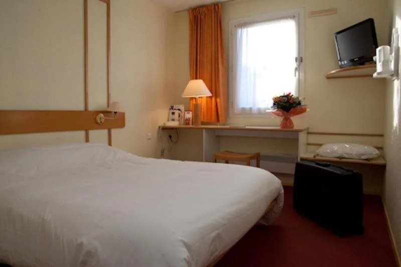 BRIT HOTEL Essentiel CAHORS Nord