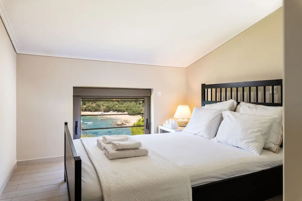 Villa Idyle-Luxury Beachfront Property