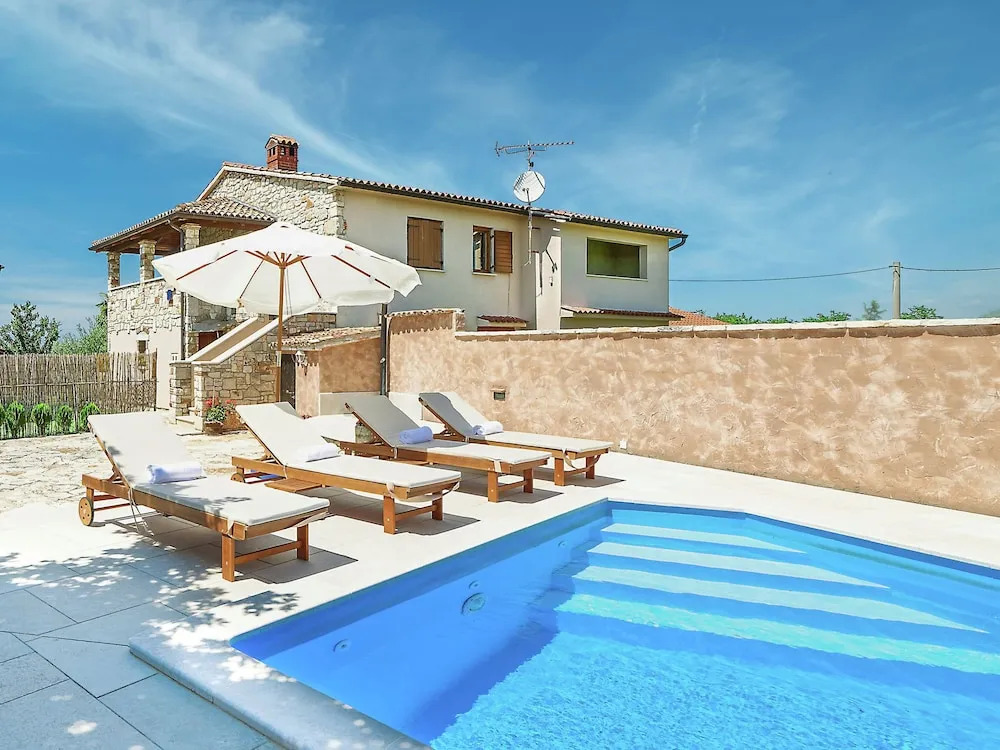 Modern Holiday Home in Porec With Swimming Pool