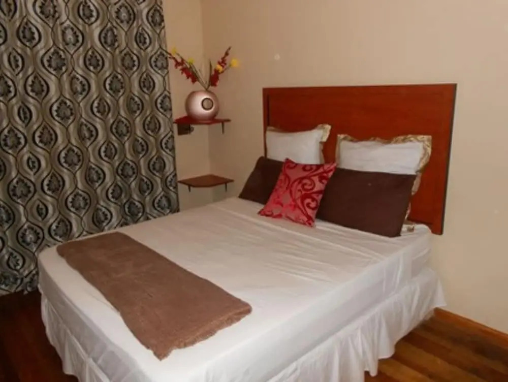 Avion Lodge