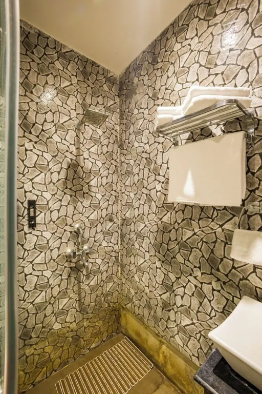 Alaya Stays Krishna Manor 3BHK With Pool
