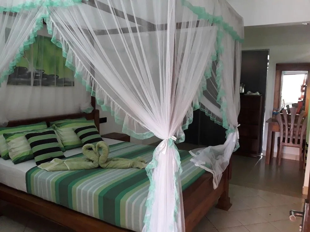 Sea Esta Holiday Inn