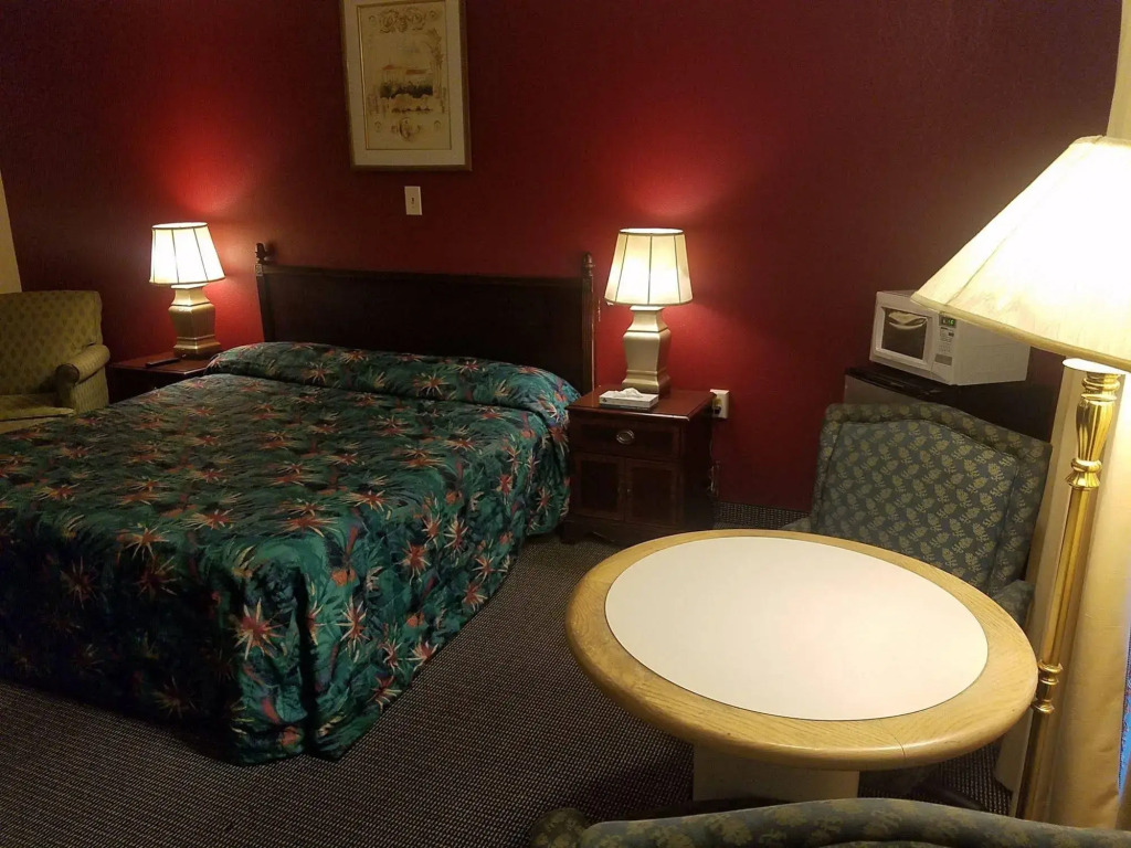 Maplehurst Motel
