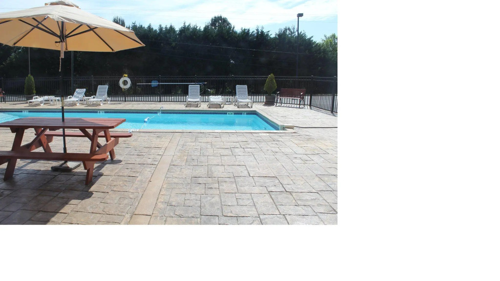 Holiday Inn Express Hotel & Suites Warrenton by IHG