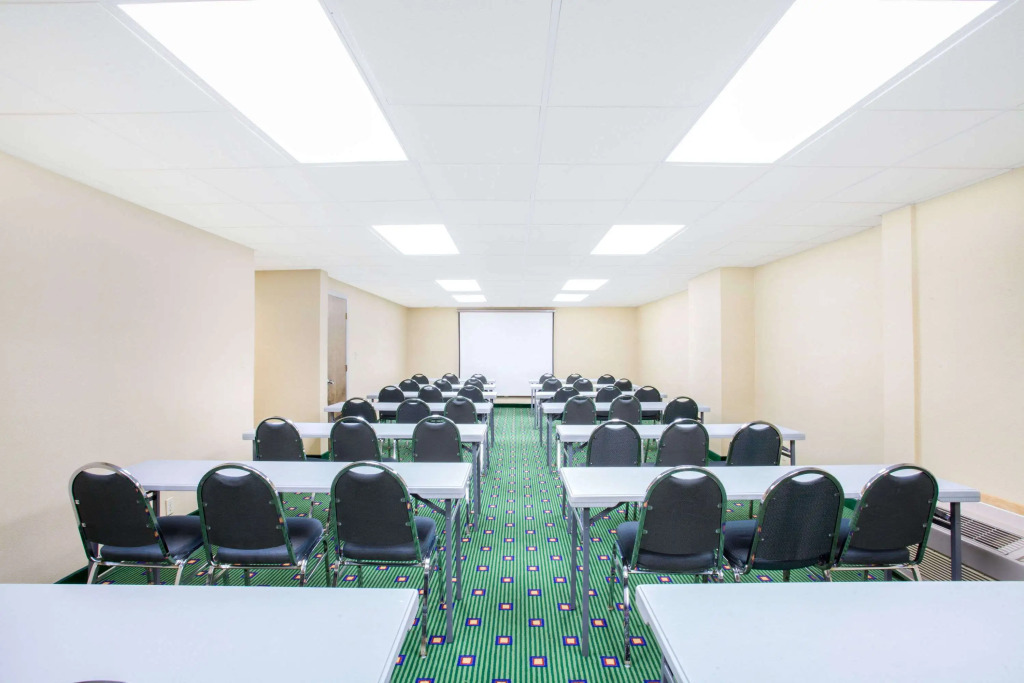 Ramada by Wyndham Angola/Fremont Area