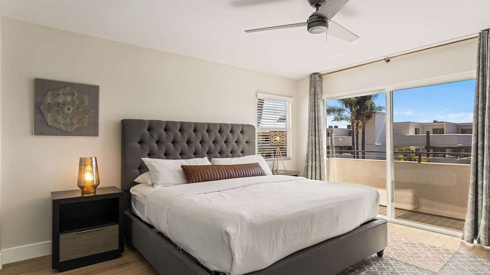 Rooftop w/ Hot Tub, Ocean Views 259 Trailhead Trestles 1 by Avantstay