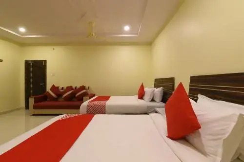 OYO 27635 Hotel Haripriya
