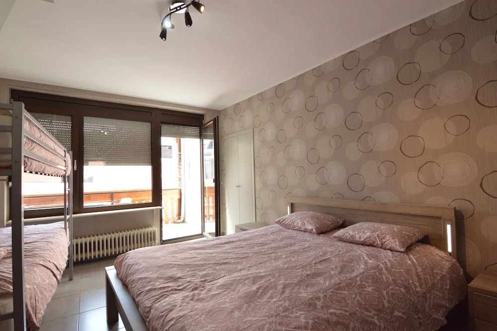 Apartment in Zell near Mosel River & Vineyards