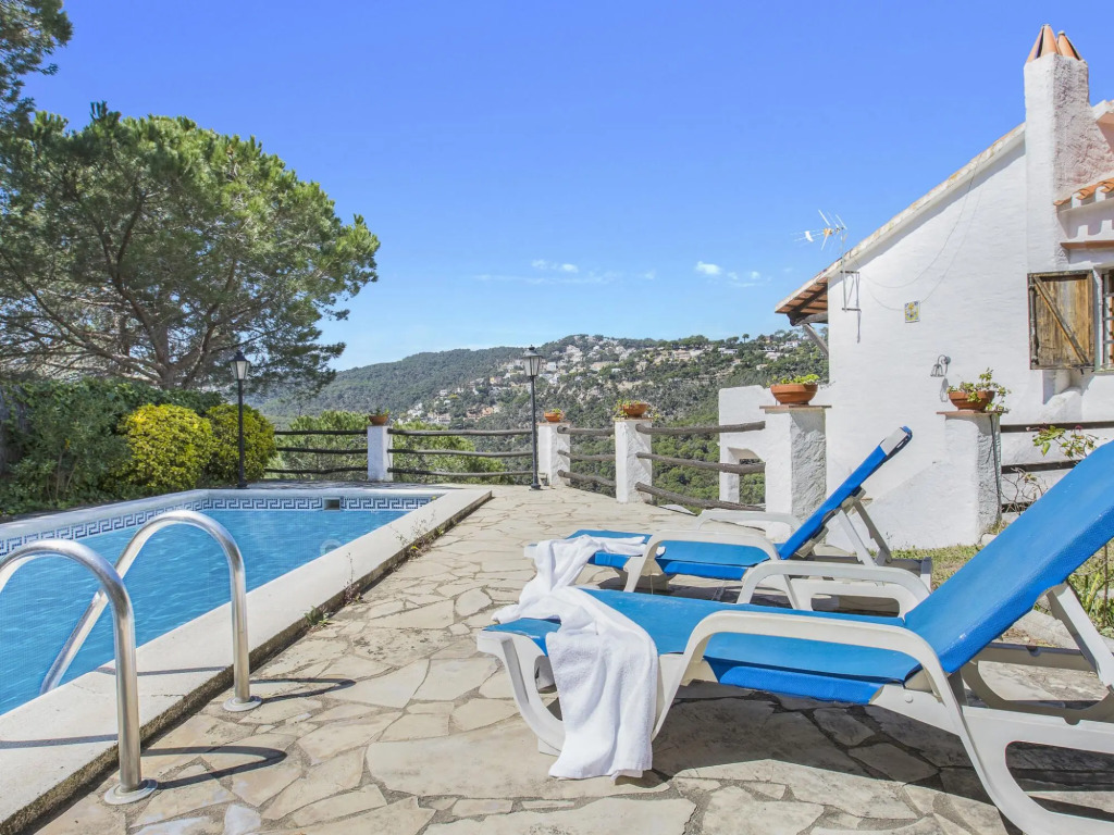 Inviting Holiday Home In Lloret De Mar With Pool