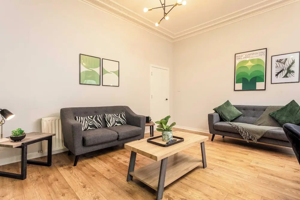 The Annick Suite No.1