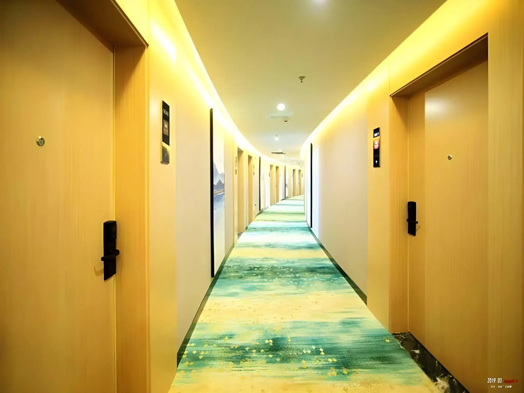 VX Wuxi Jiangyin High-tech Zone Panlongshan Park Hotel