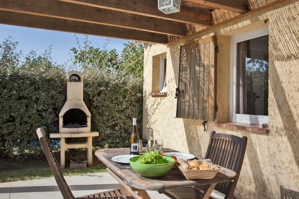 location pour 2 personnes Amarylis à Calvi avec jardin piscine barbecue