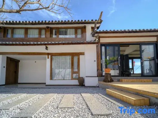 Shuiyuejinghua Homestay (Lijiang Sanyi International Airport)