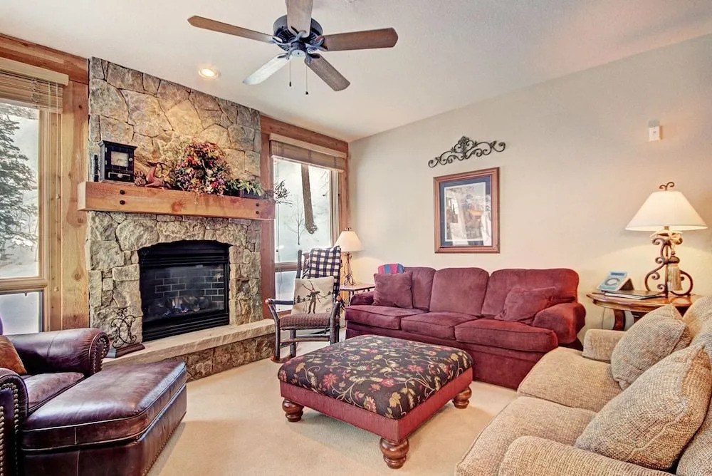 6532 Settlers Creek Townhomes 2 Bedroom Condo by RedAwning