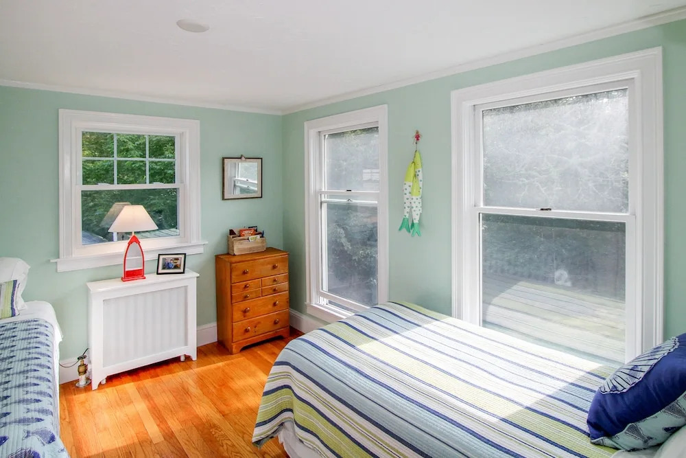 200 South Sea Ave House by RedAwning