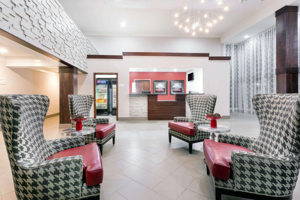 Ramada by Wyndham Tuscaloosa