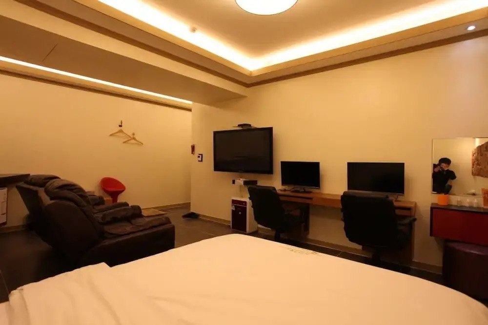 S Petite Hotel