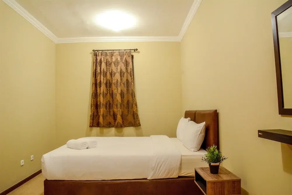 Big 2 BR (76 sqm) Apartment Grand Palace/Pallazo Kemayoran