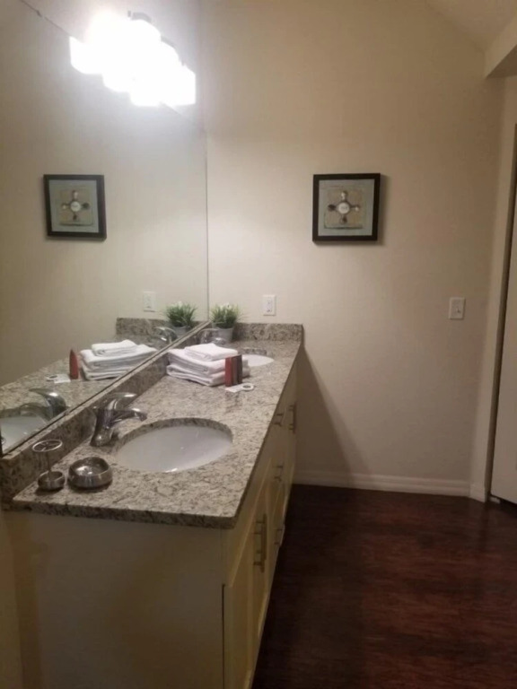 3 Bed 2 Bath Condo In Lucaya Village Near Disney 3 Bedroom Townhouse by RedAwning