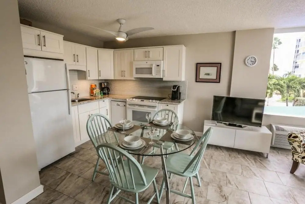 Estero Beach And Tennis 806 B