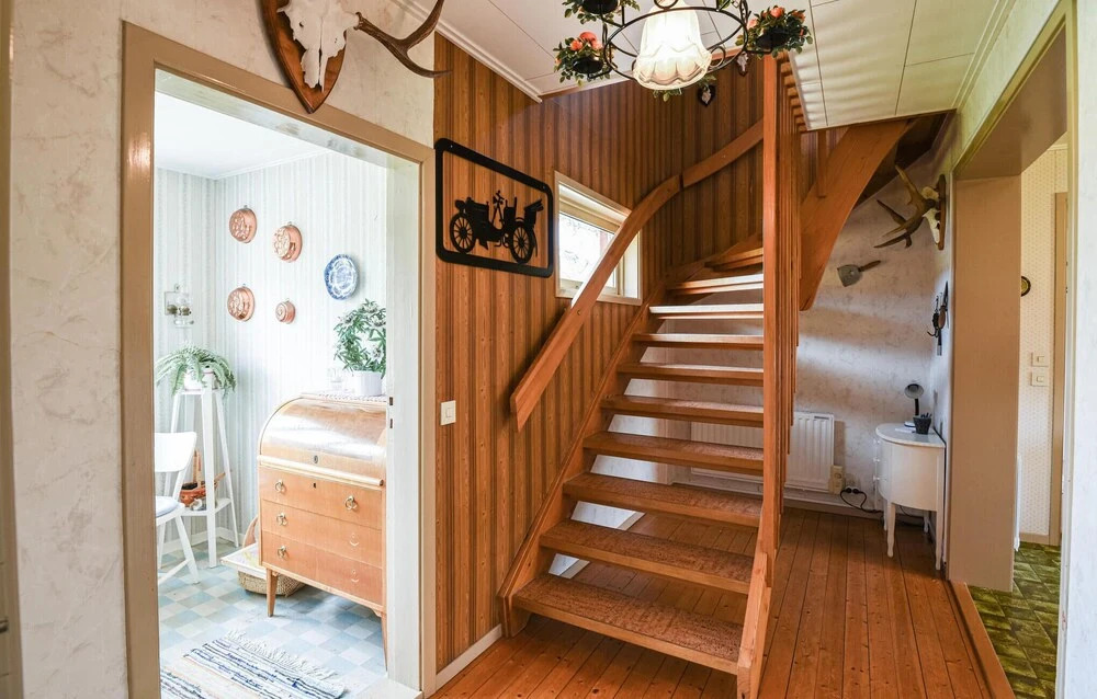 Cozy Home In Vänersborg With Wifi