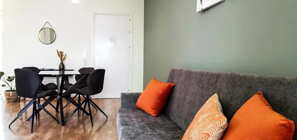 Phaedrus Living: City View Luxury Iras Flat 102