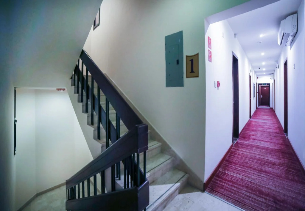 OYO 130 Night Inn Hotel